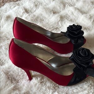 Elegant Red Women's Heels with Black Rose Detail